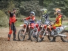 KTM ودراجة نارية مدرسية مع جيجي - صورة