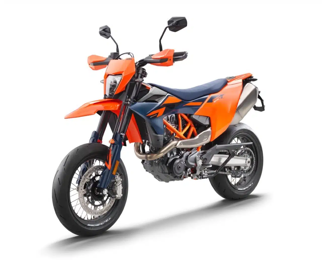 KTM Enduro R e KTM 690 SMC R 2026 - Foto ufficiali