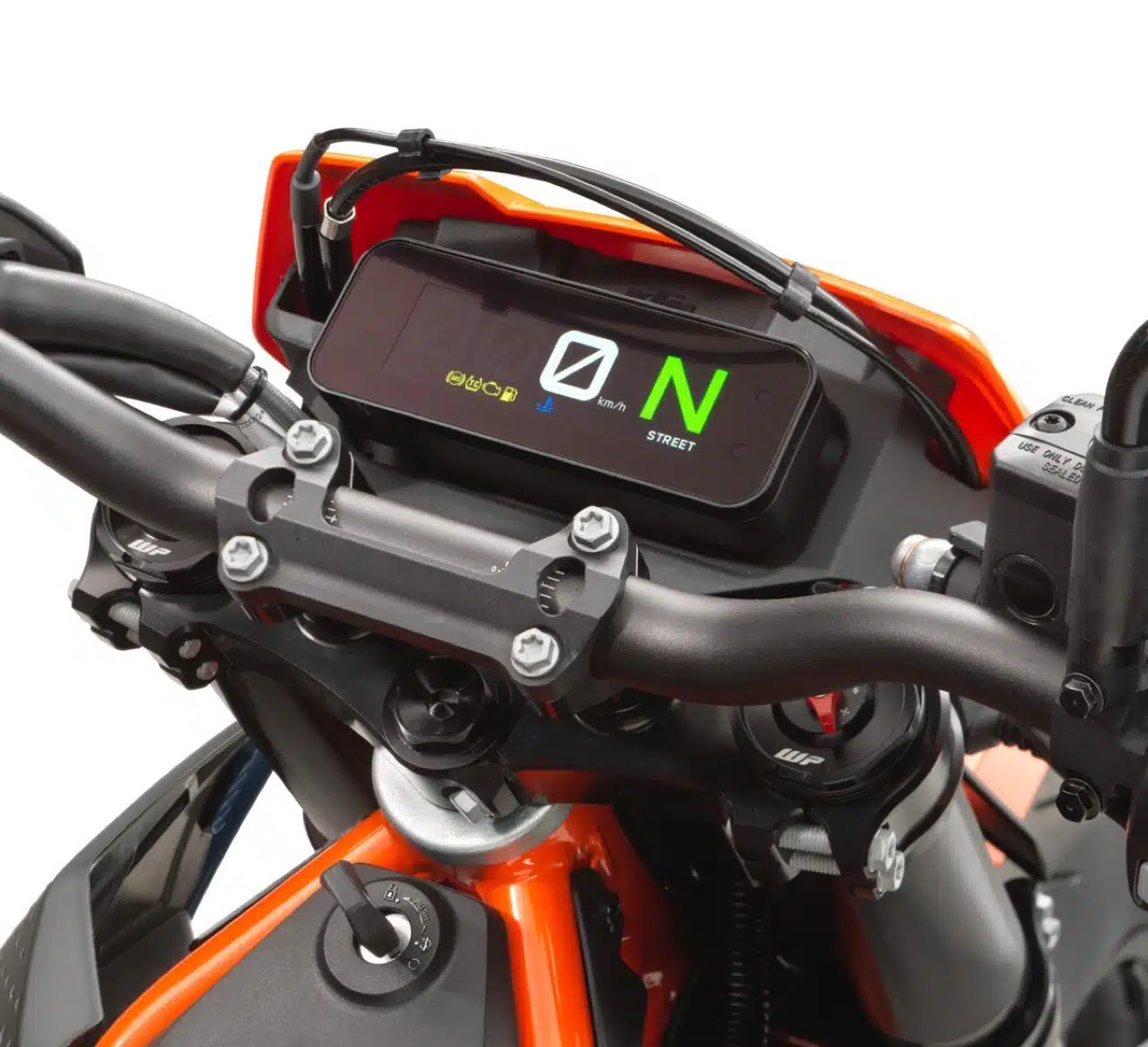 KTM Enduro R e KTM 690 SMC R 2026 - Foto ufficiali
