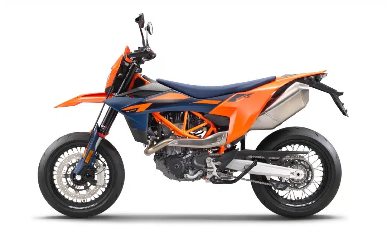 KTM Enduro R e KTM 690 SMC R 2026 - Foto ufficiali