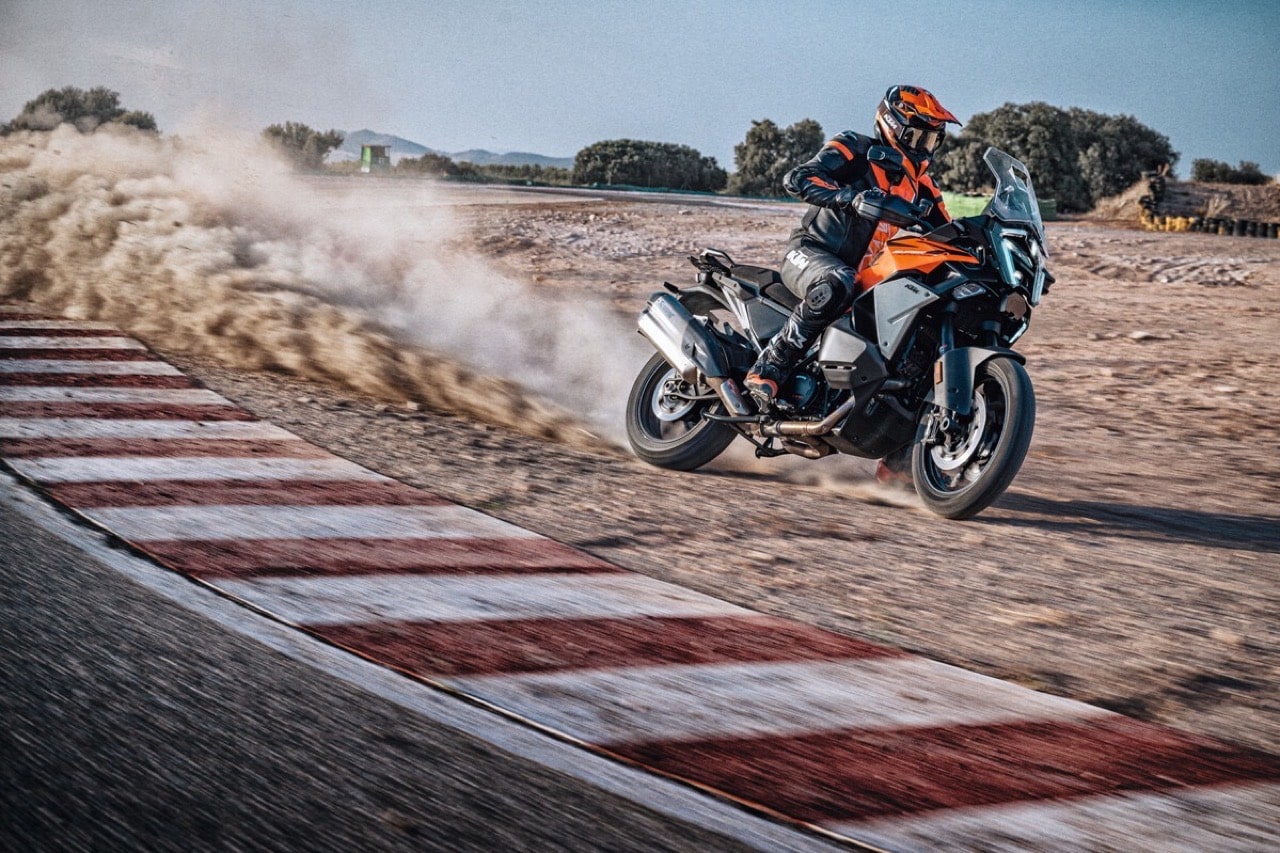 KTM Street e Adventure 2026 - Foto ufficiali