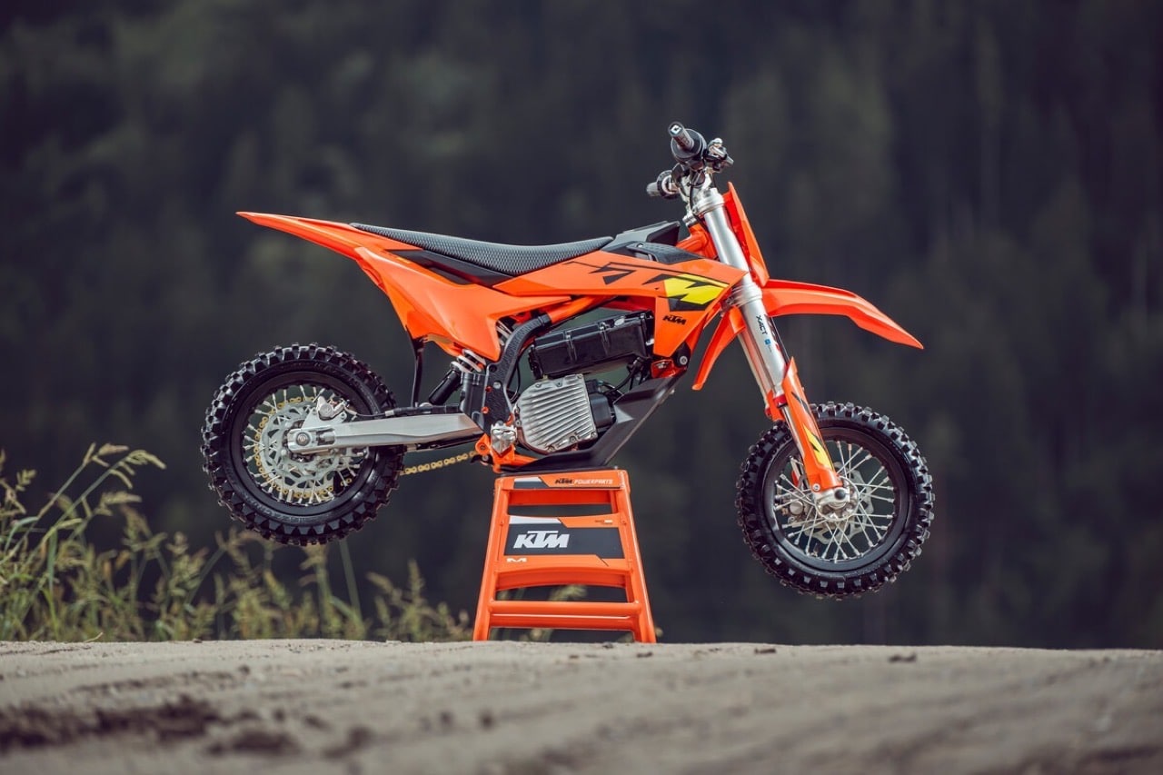 KTM SX-E 2025 - Foto ufficiali