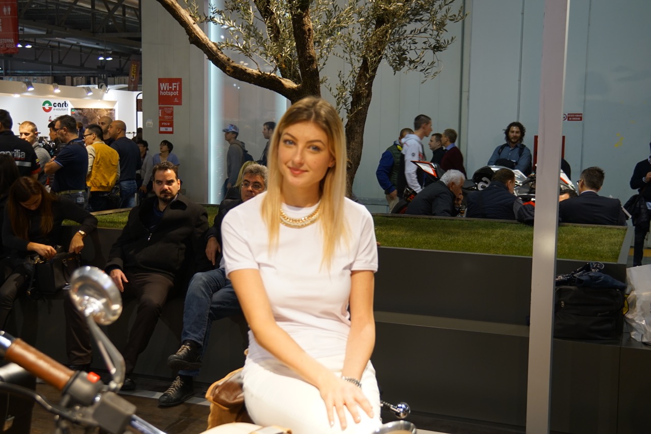 Le ragazze di EICMA 2015