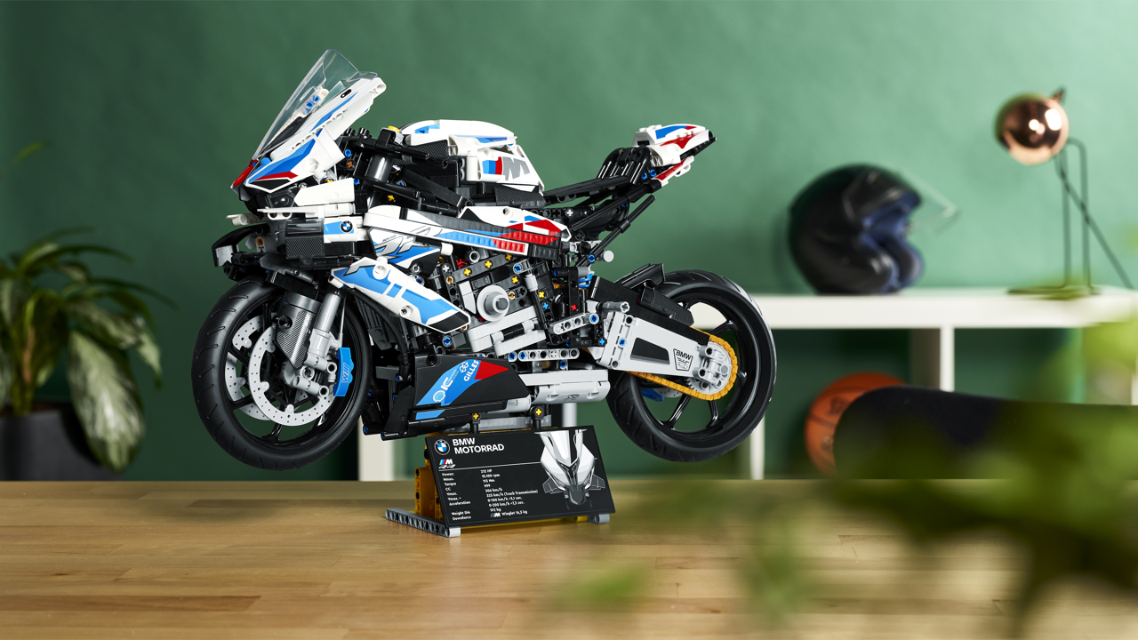 LEGO Technic BMW M 1000 RR - foto  