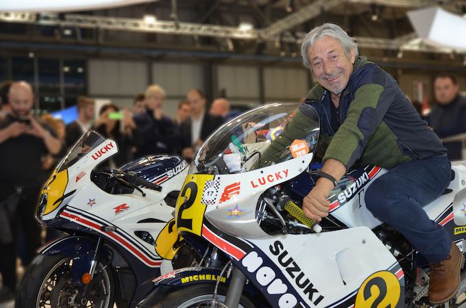 Marco Lucchinelli receives the Suzuki GSX-R1000