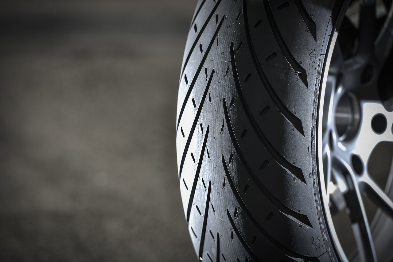 Metzeler Sportec M7 RR e Roadtec 01