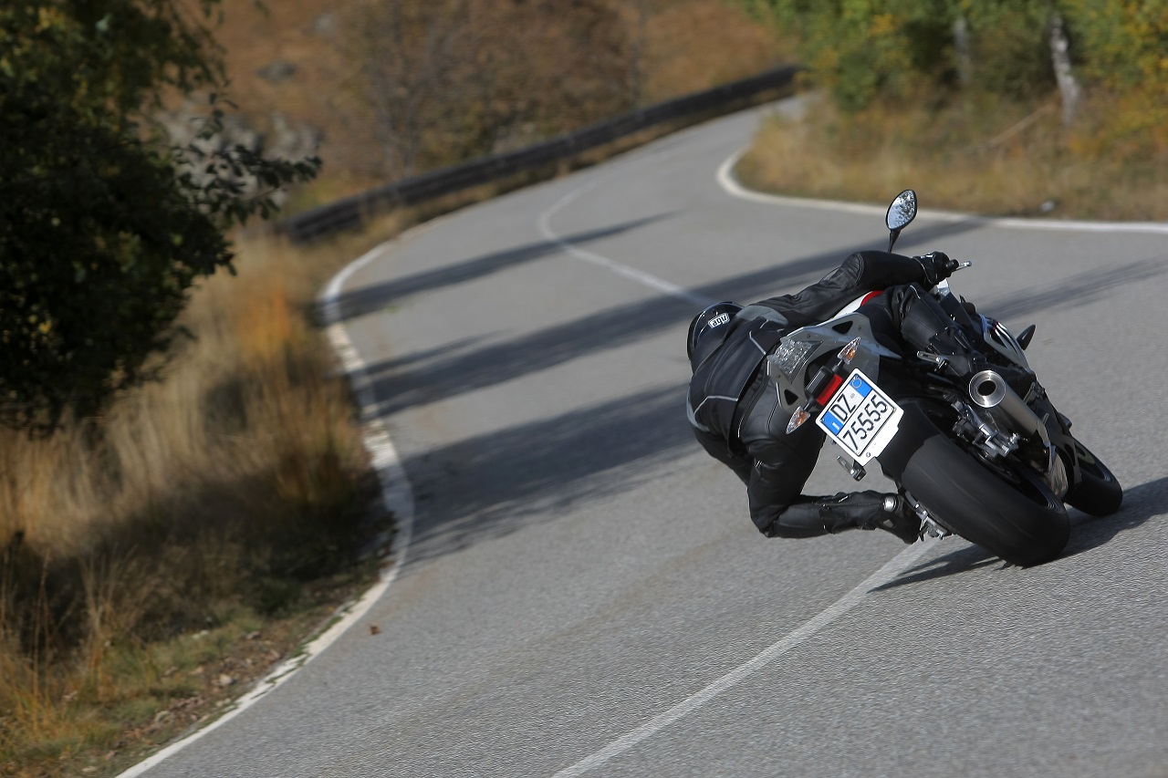 Metzeler Sportec M7 RR e Roadtec 01