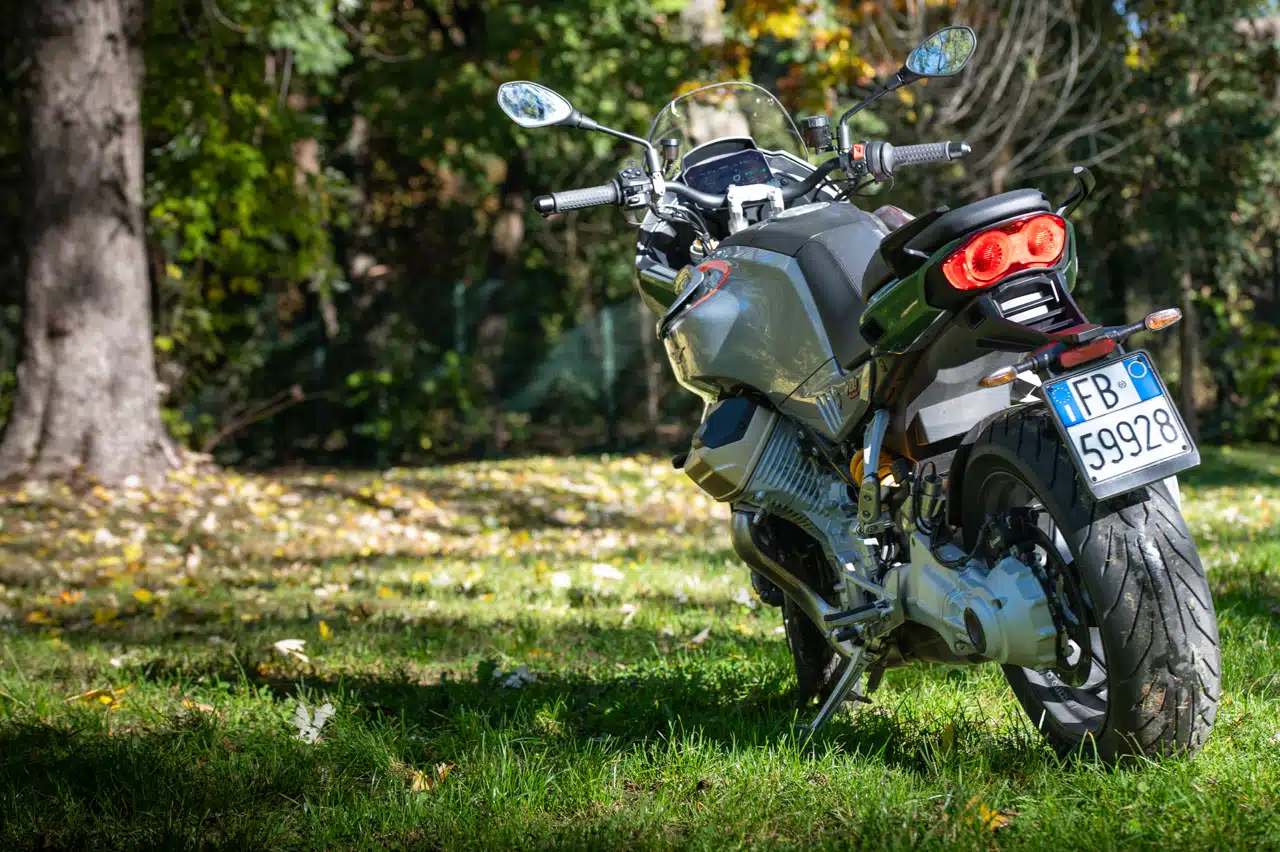 Moto Guzzi V100 Mandello S 2024 - Prova su strada