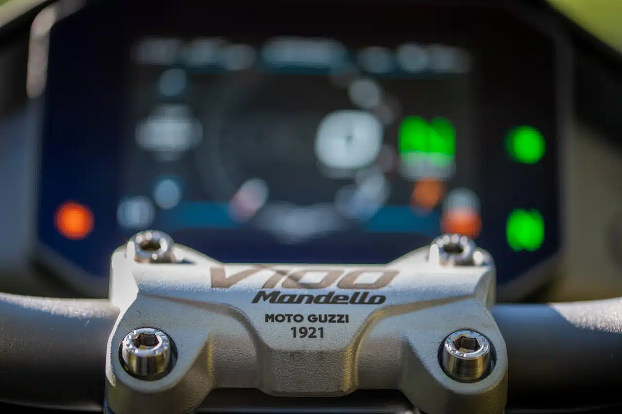 Moto Guzzi V100 Mandello S 2024 - Prova su strada