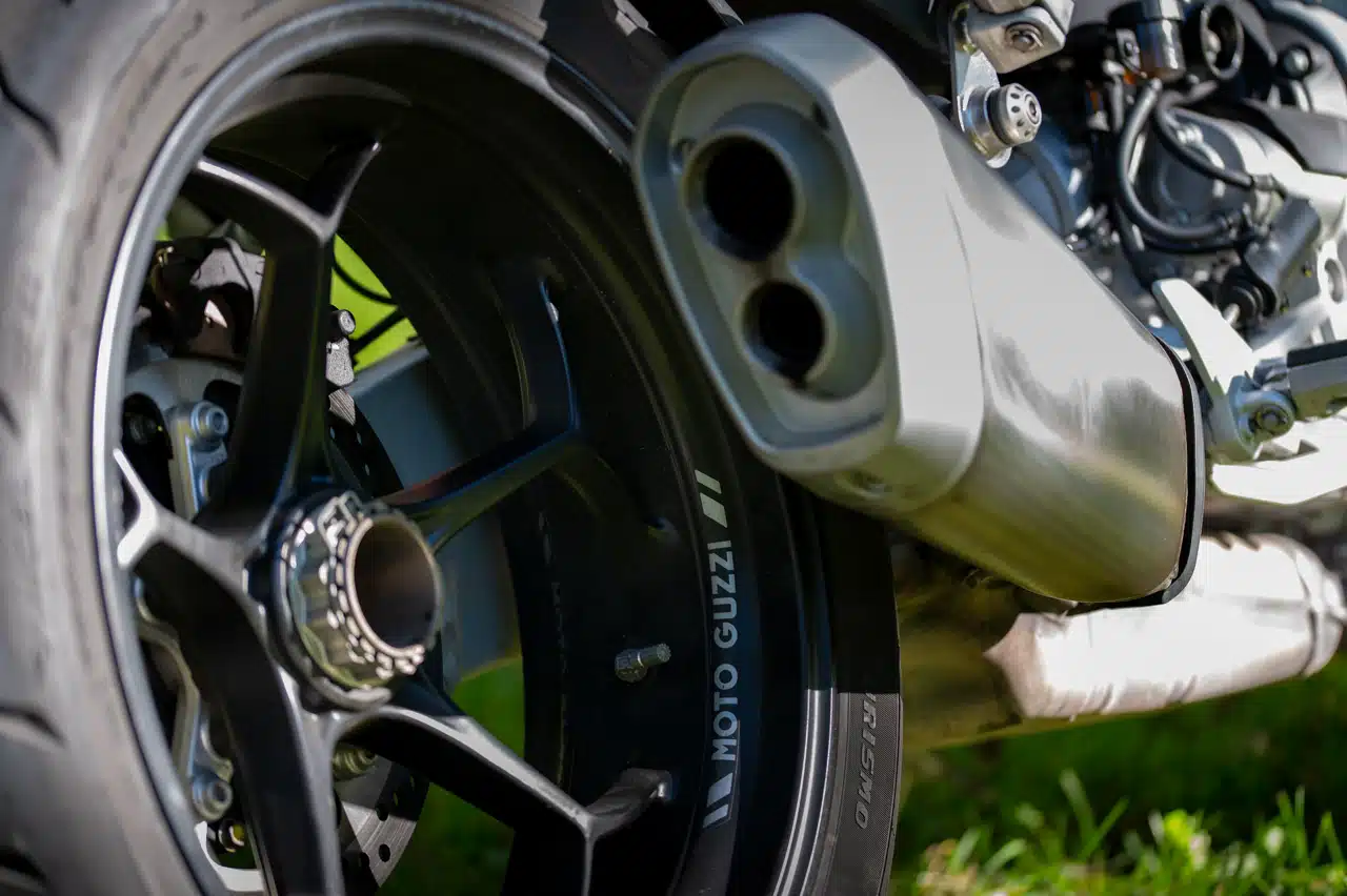 Moto Guzzi V100 Mandello S 2024 - Prova su strada