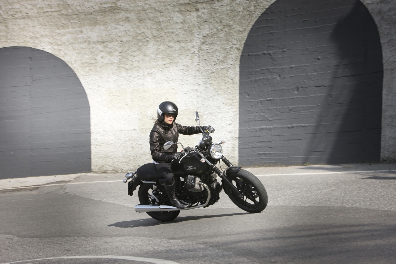 Moto Guzzi V7 Stone - EICMA 2012