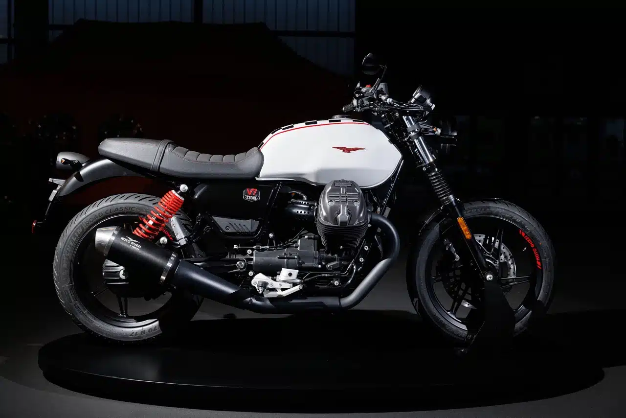 Moto Guzzi V7 Stone Ten - Foto ufficiali
