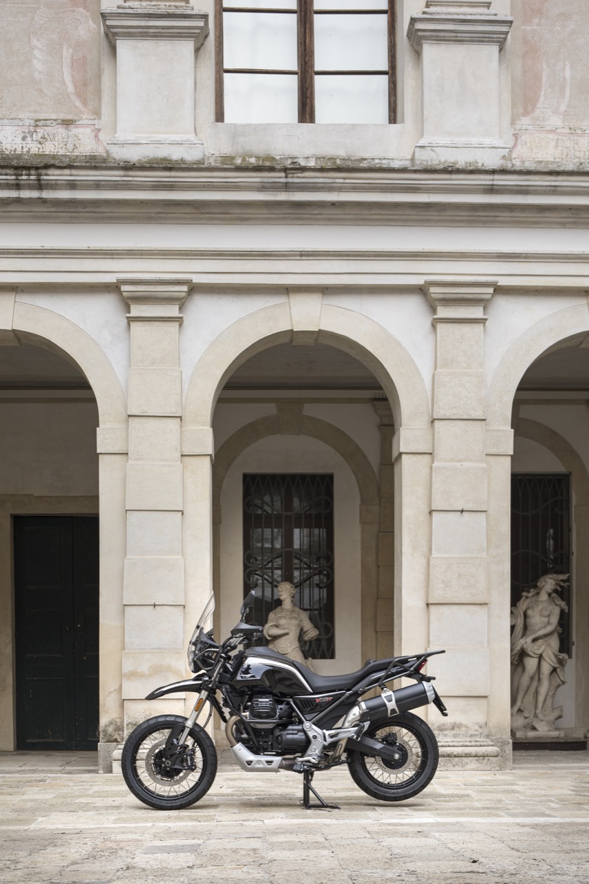 Moto Guzzi V85 TT Guardia di Onore - foto 