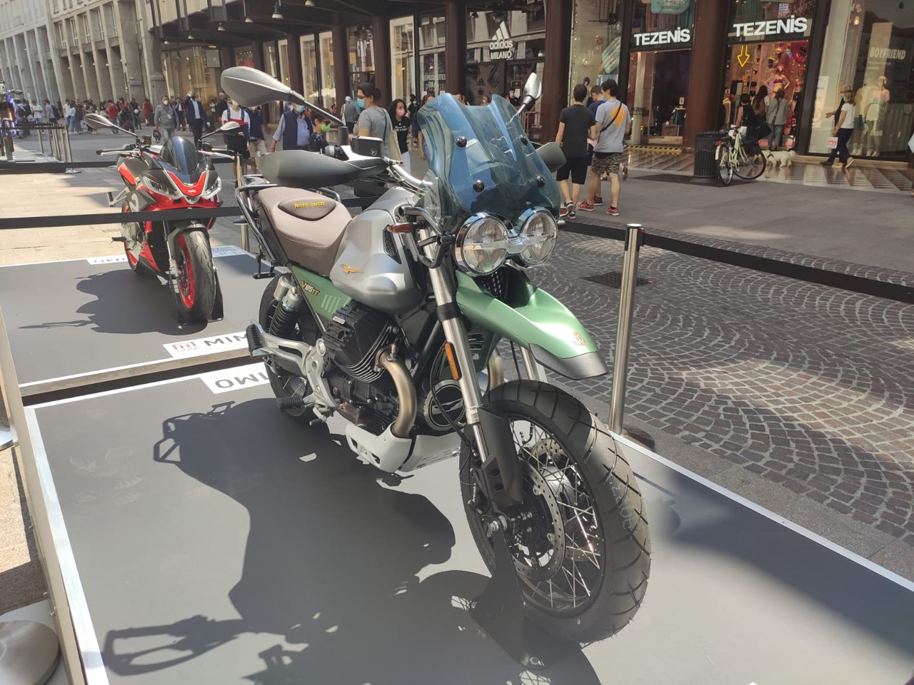 Moto Guzzi V85 TT - MIMO 2021 