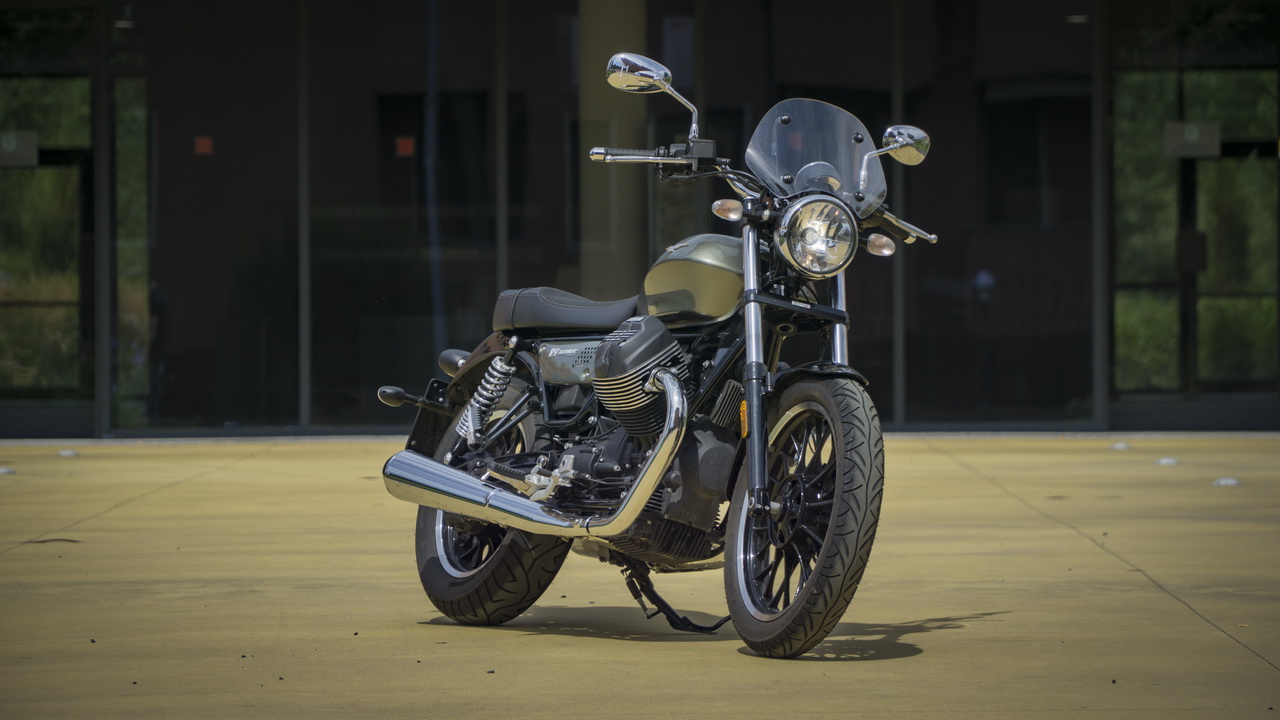 Moto Guzzi V9 Roamer 2018 - اختبار الطريق