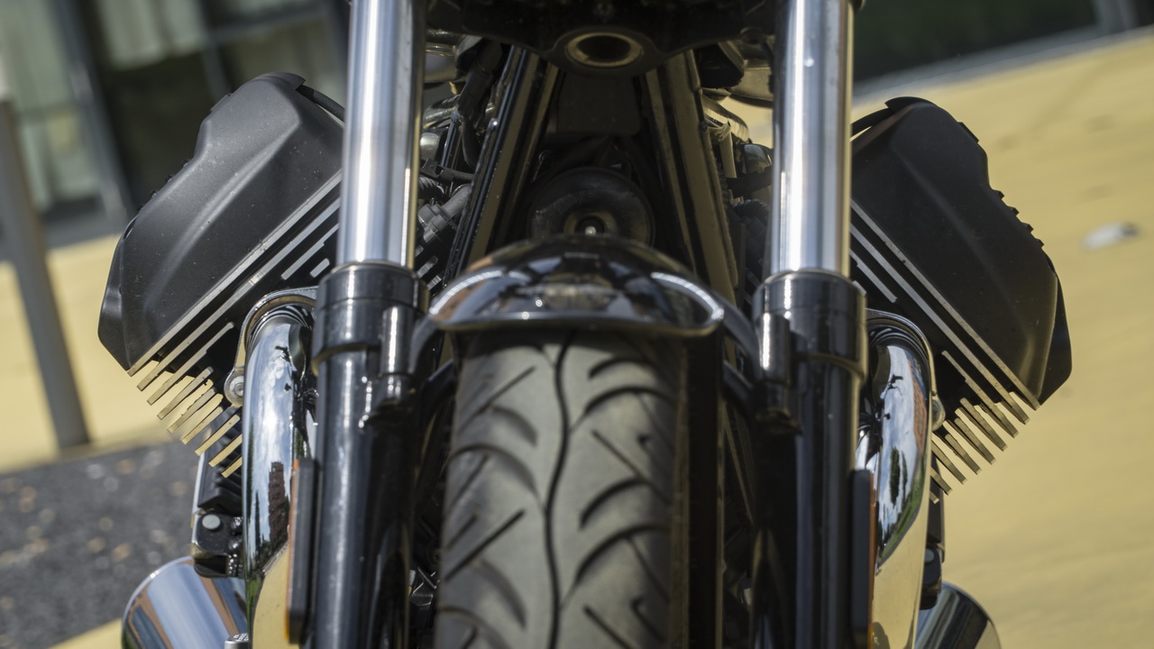 Moto Guzzi V9 Roamer 2018 - اختبار الطريق