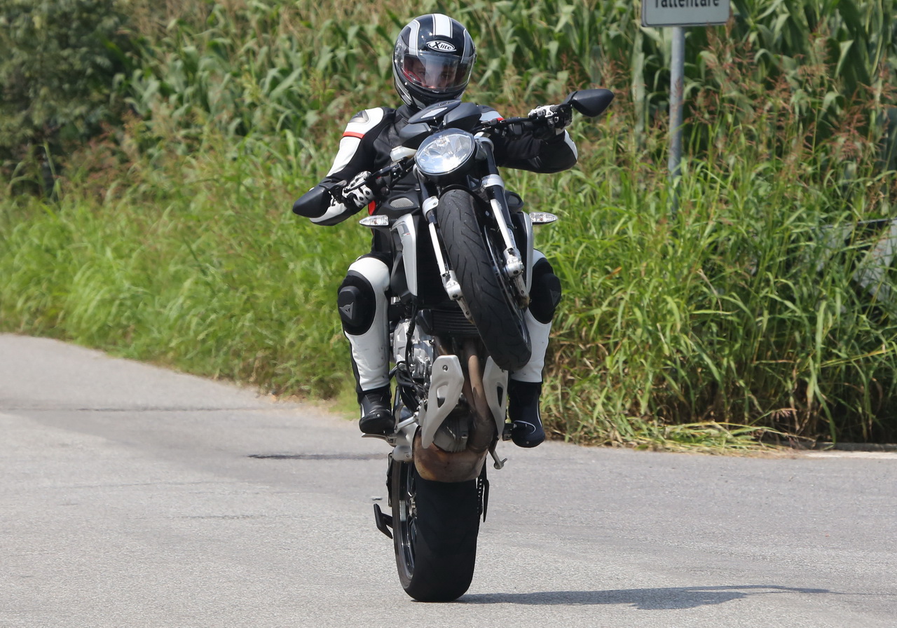 MV Agusta Brutale800 Dragster - Prova su strada 2014