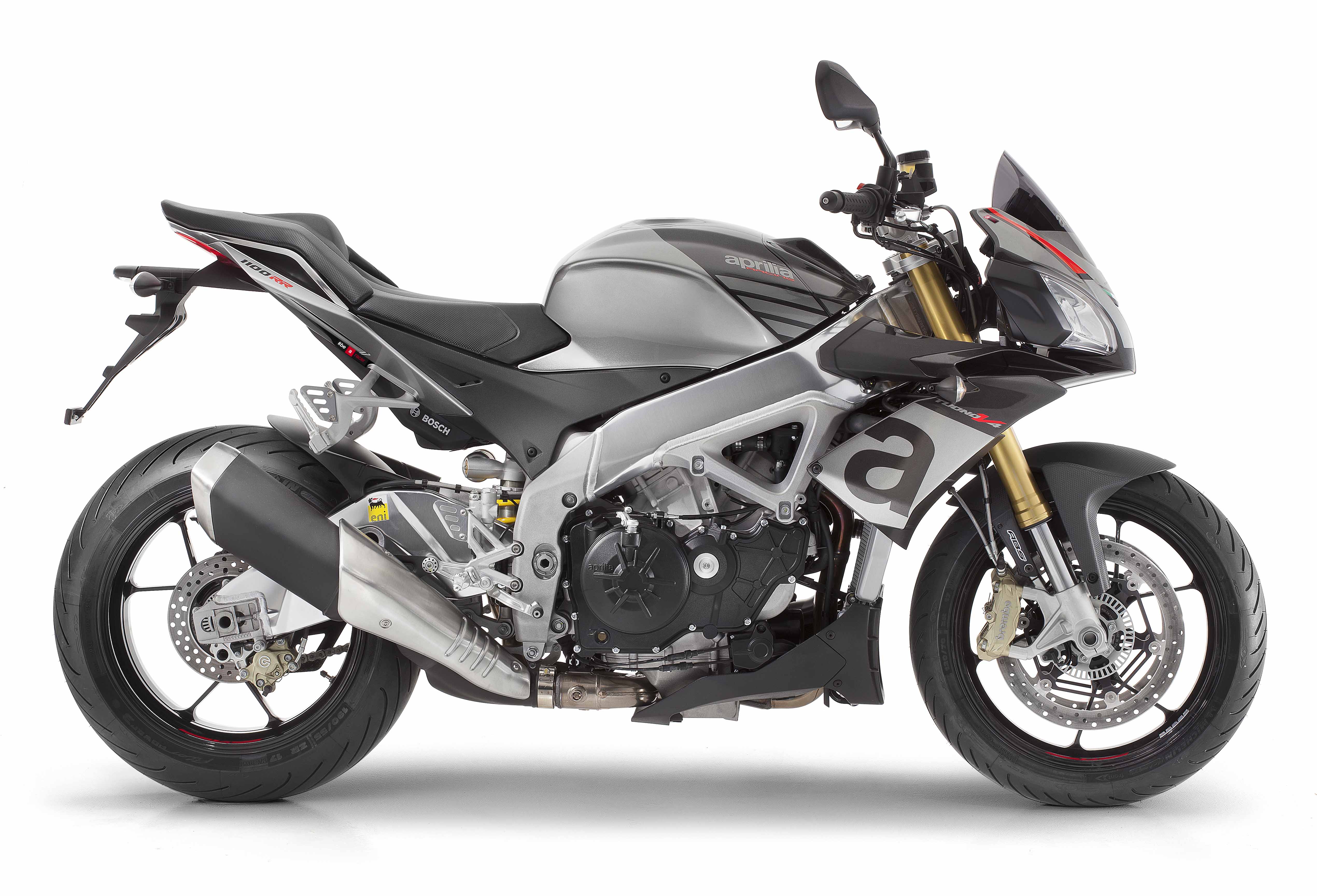 Nuova Aprilia Tuono V4 1100 RR e Factory