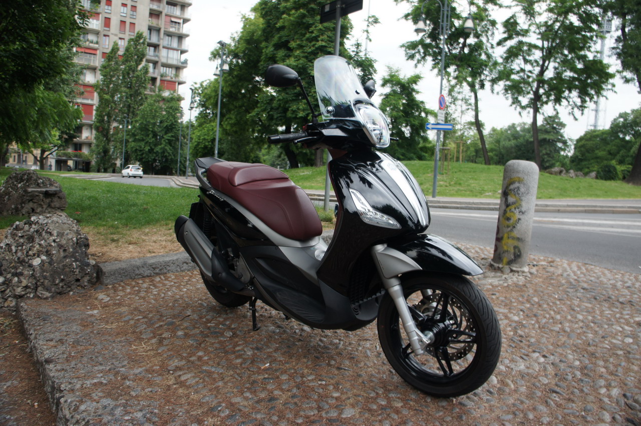 Piaggio Beverly 350 Sport Touring - prova su strada 2014