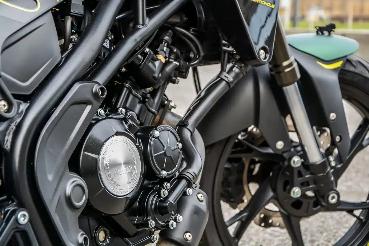 Prova Benelli Leoncino 125