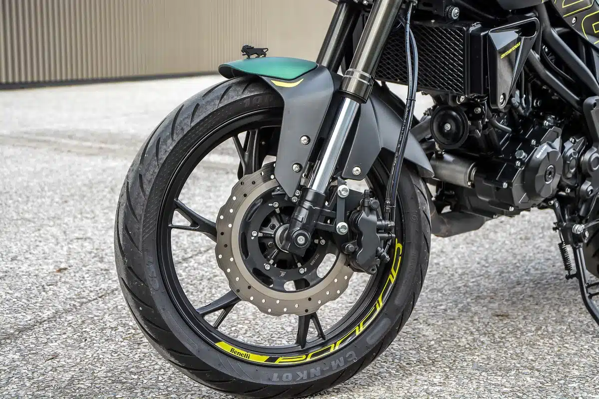 Prova Benelli Leoncino 125