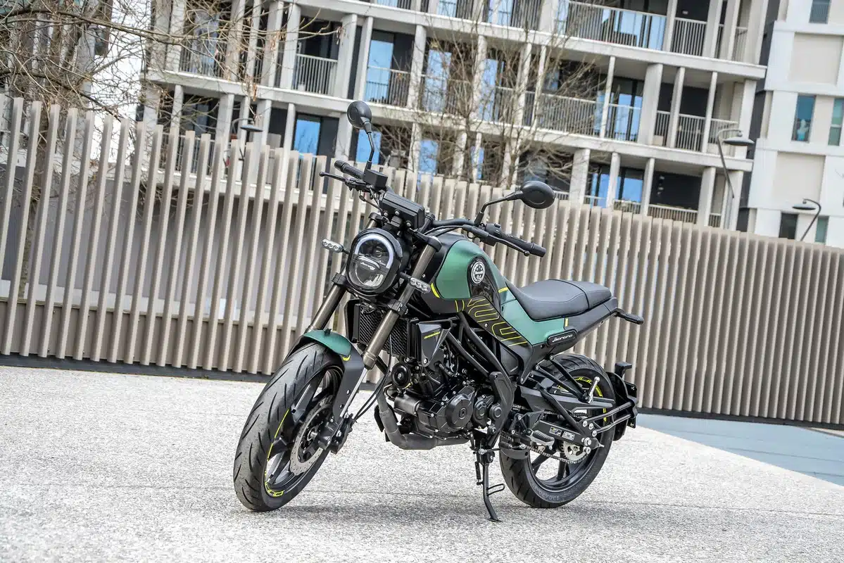 Prova Benelli Leoncino 125