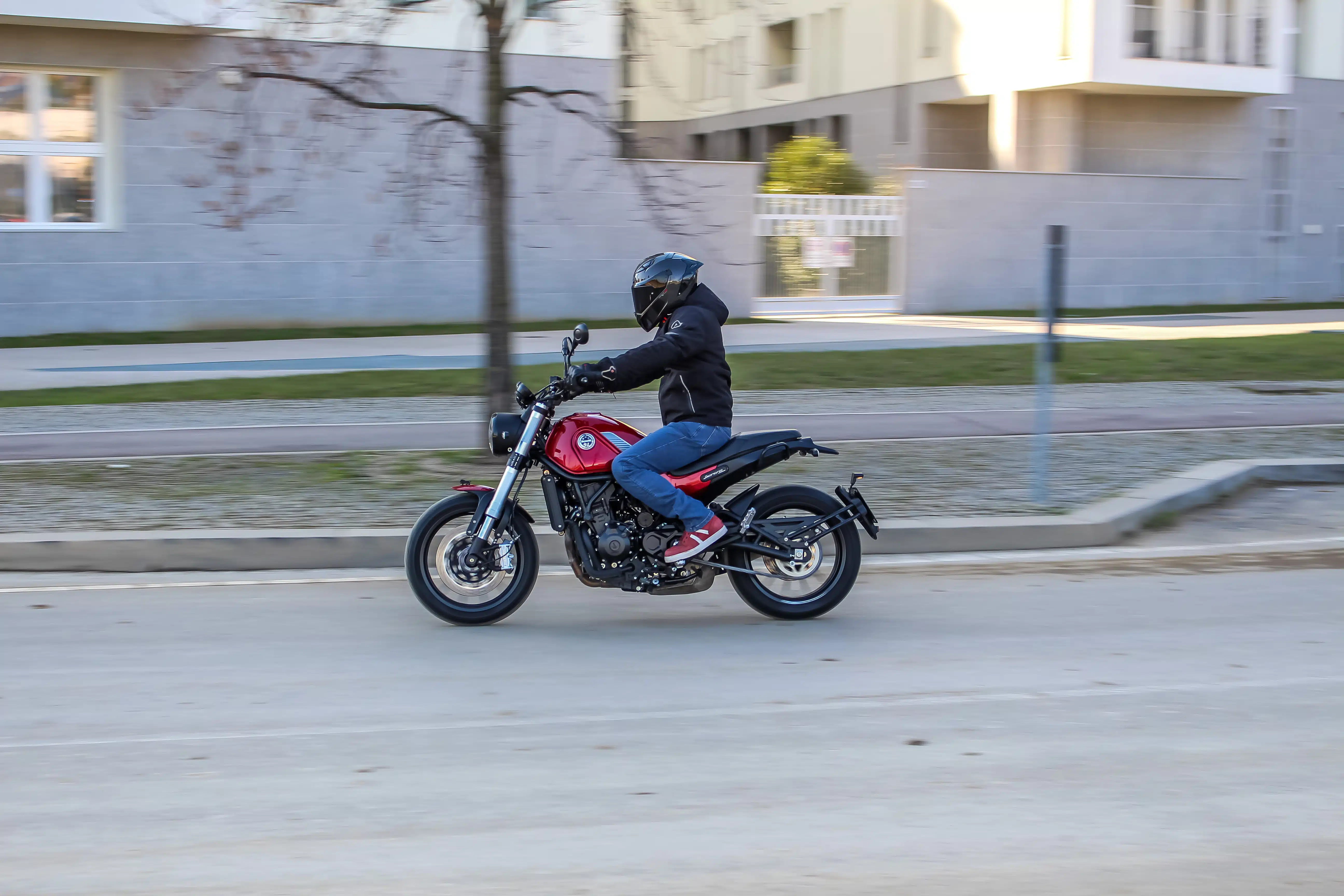 Prova Benelli Leoncino 500