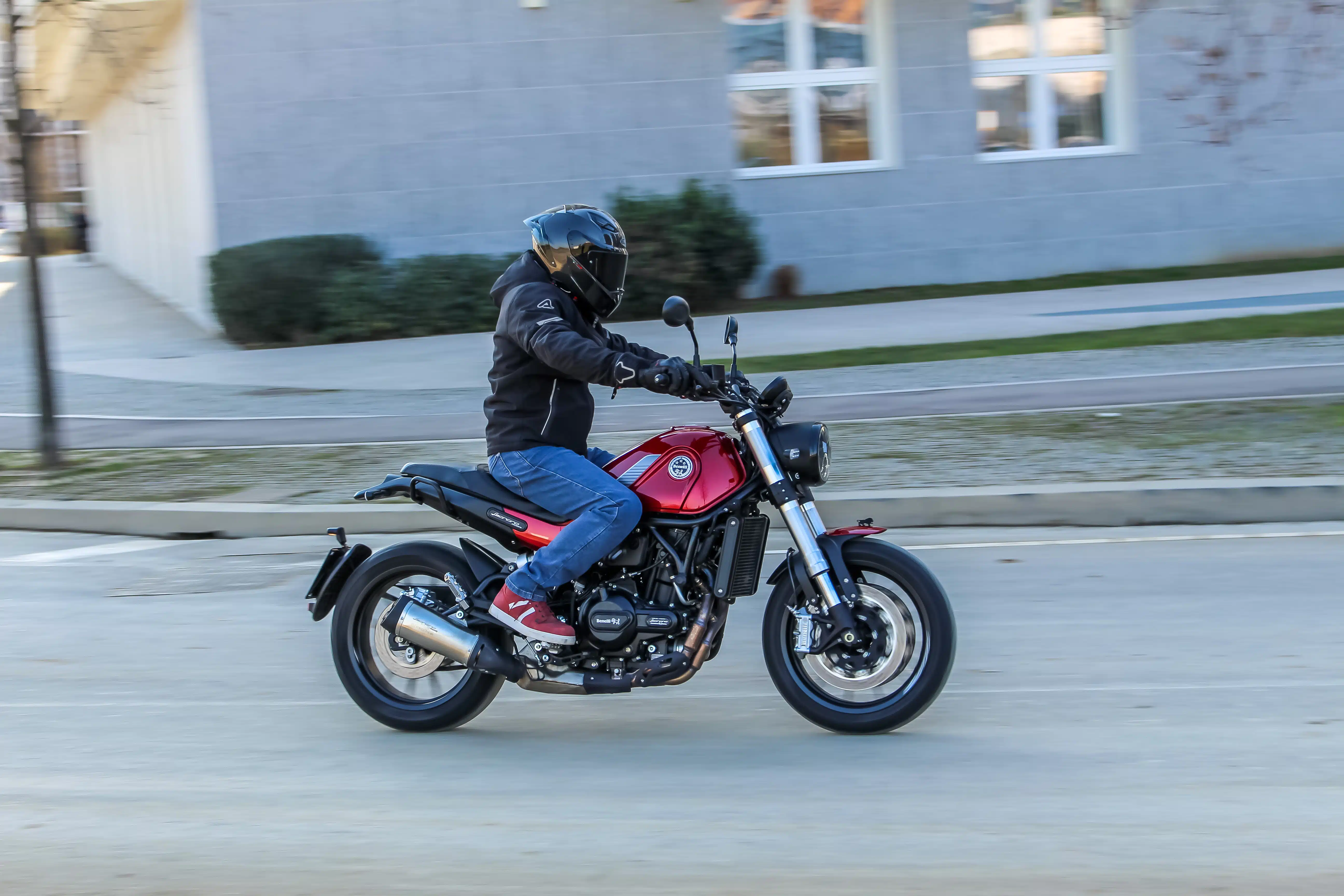 Prova Benelli Leoncino 500