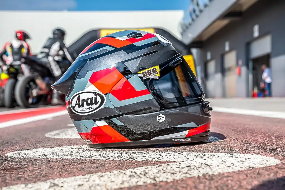PROVA Casco Arai Quantic