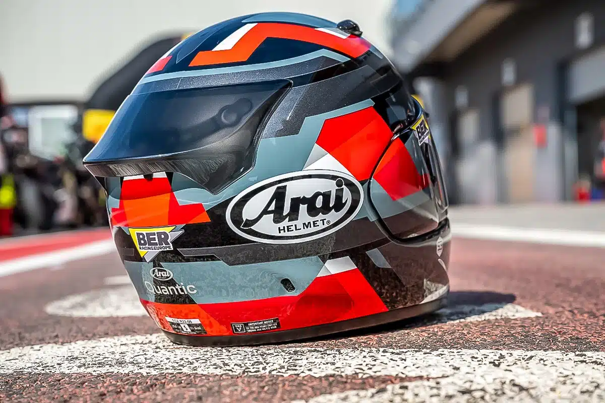 PROVA Casco Arai Quantic