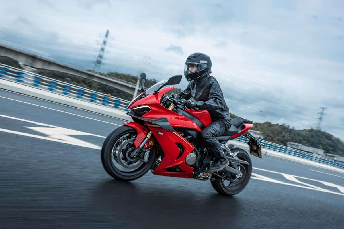 QJ SRK 800 RR 2025