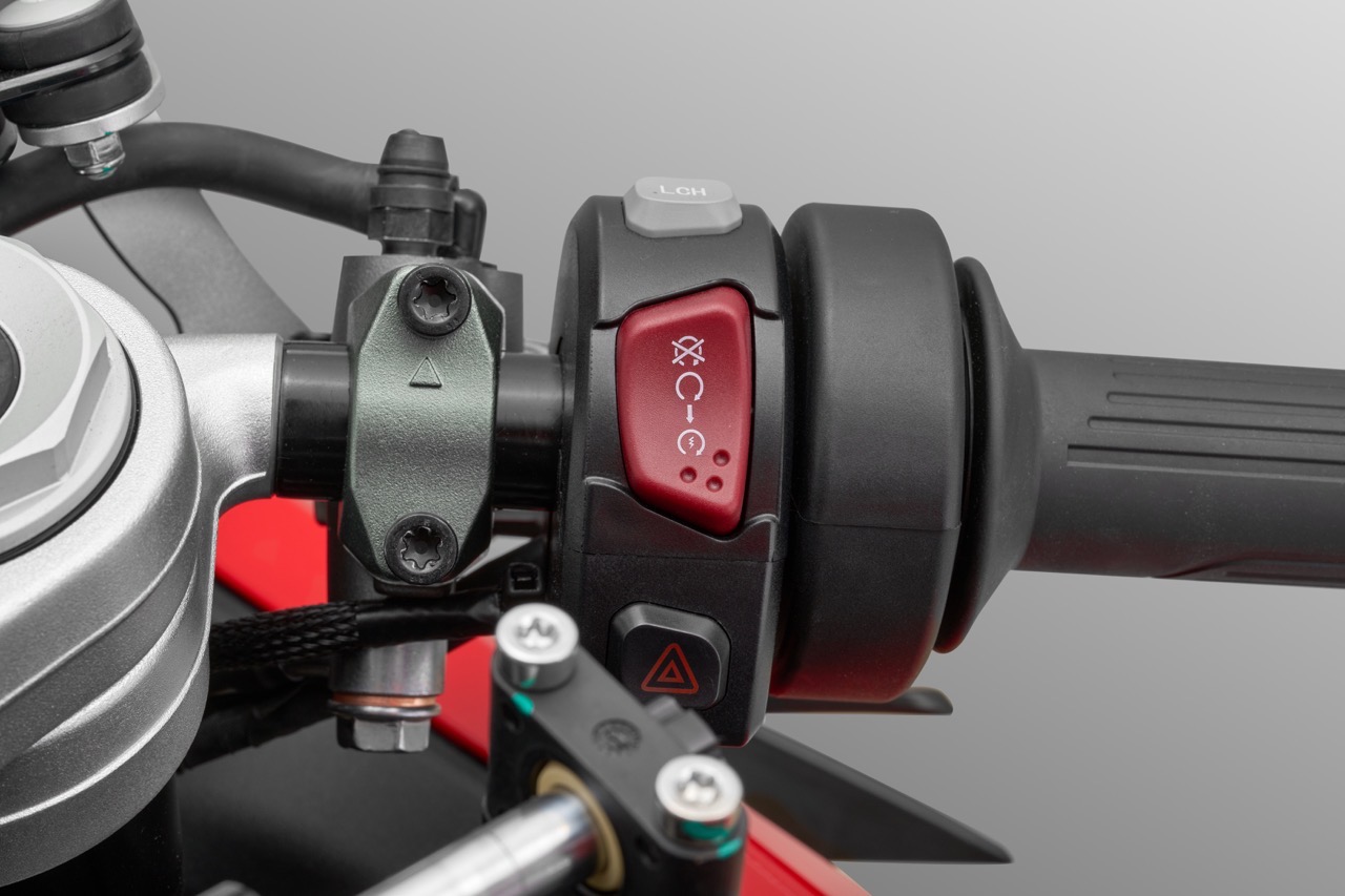 QJMotor SRK921RR - Foto ufficiali