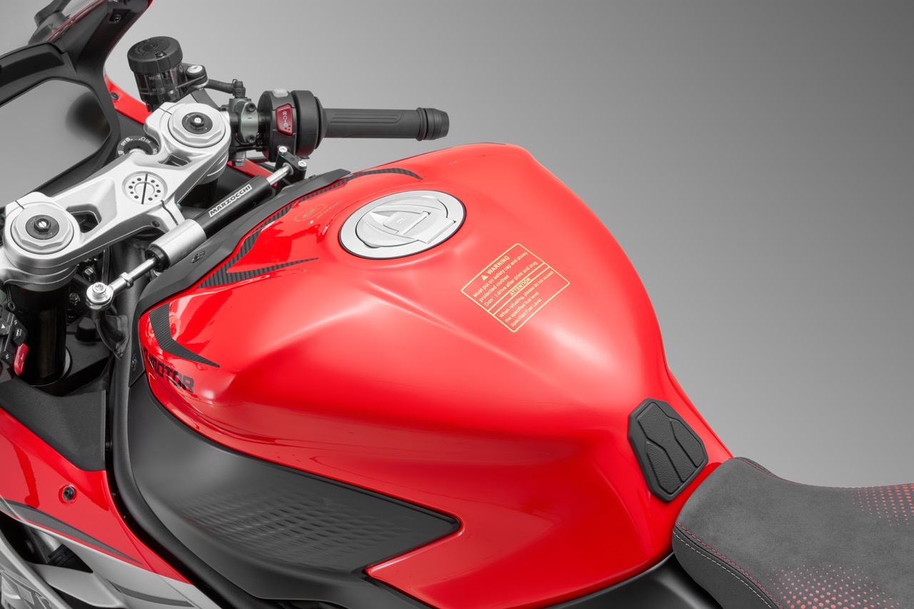 QJMotor SRK921RR - Foto ufficiali