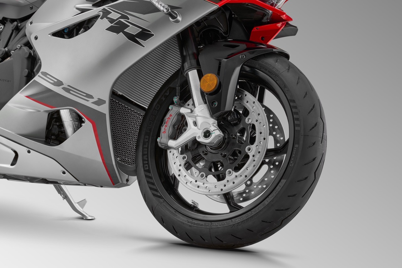 QJMotor SRK921RR - Foto ufficiali