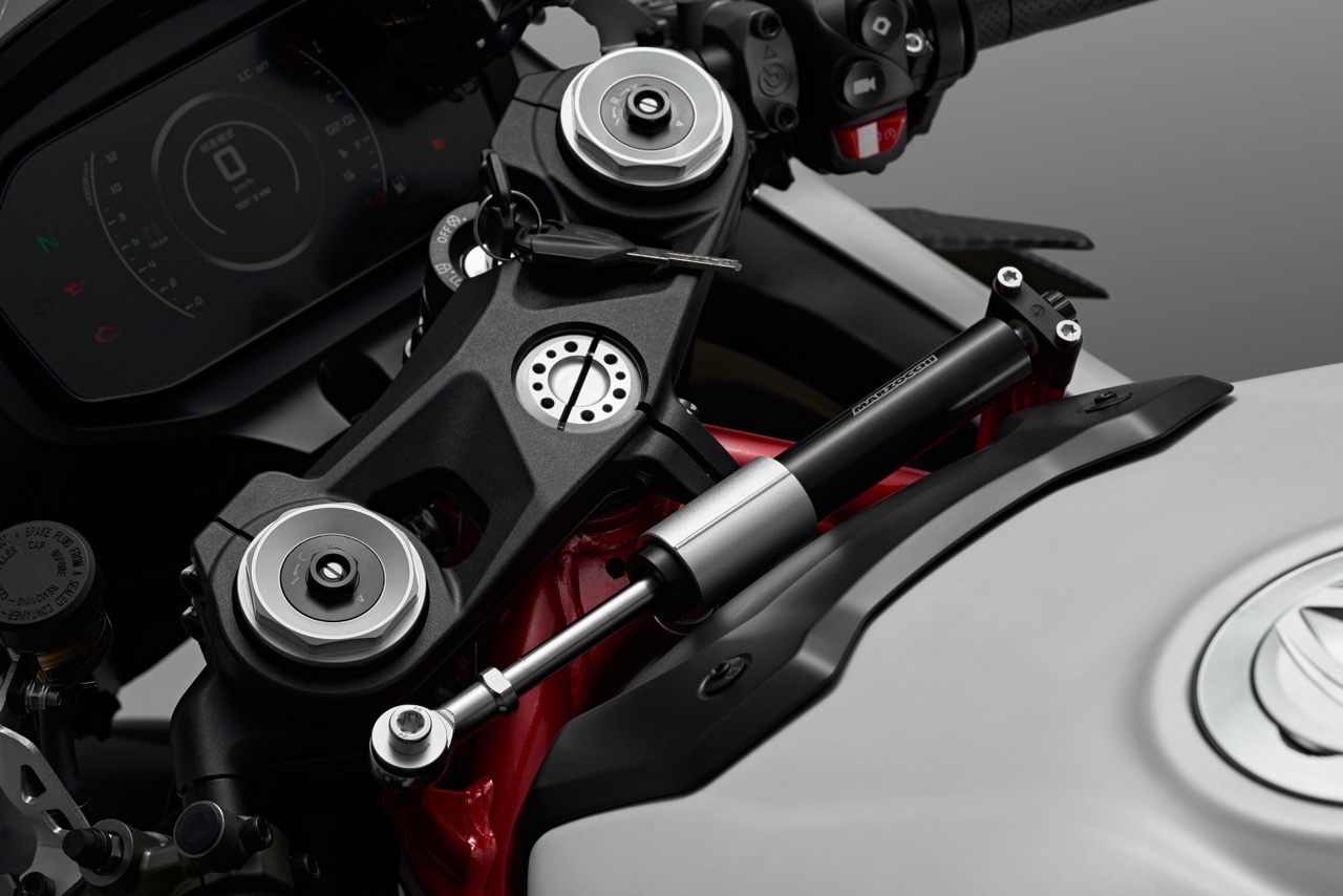 QJMotor SRK921RR - Foto ufficiali