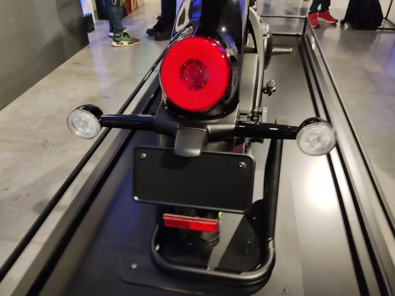 Royal Enfield Flying Flea C6 - Foto live Milano