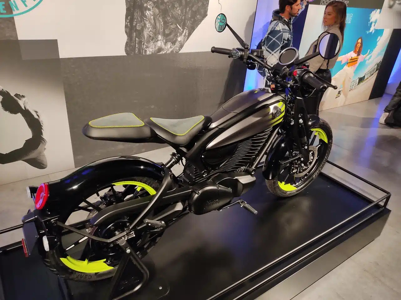 Royal Enfield Flying Flea C6 - Foto live Milano