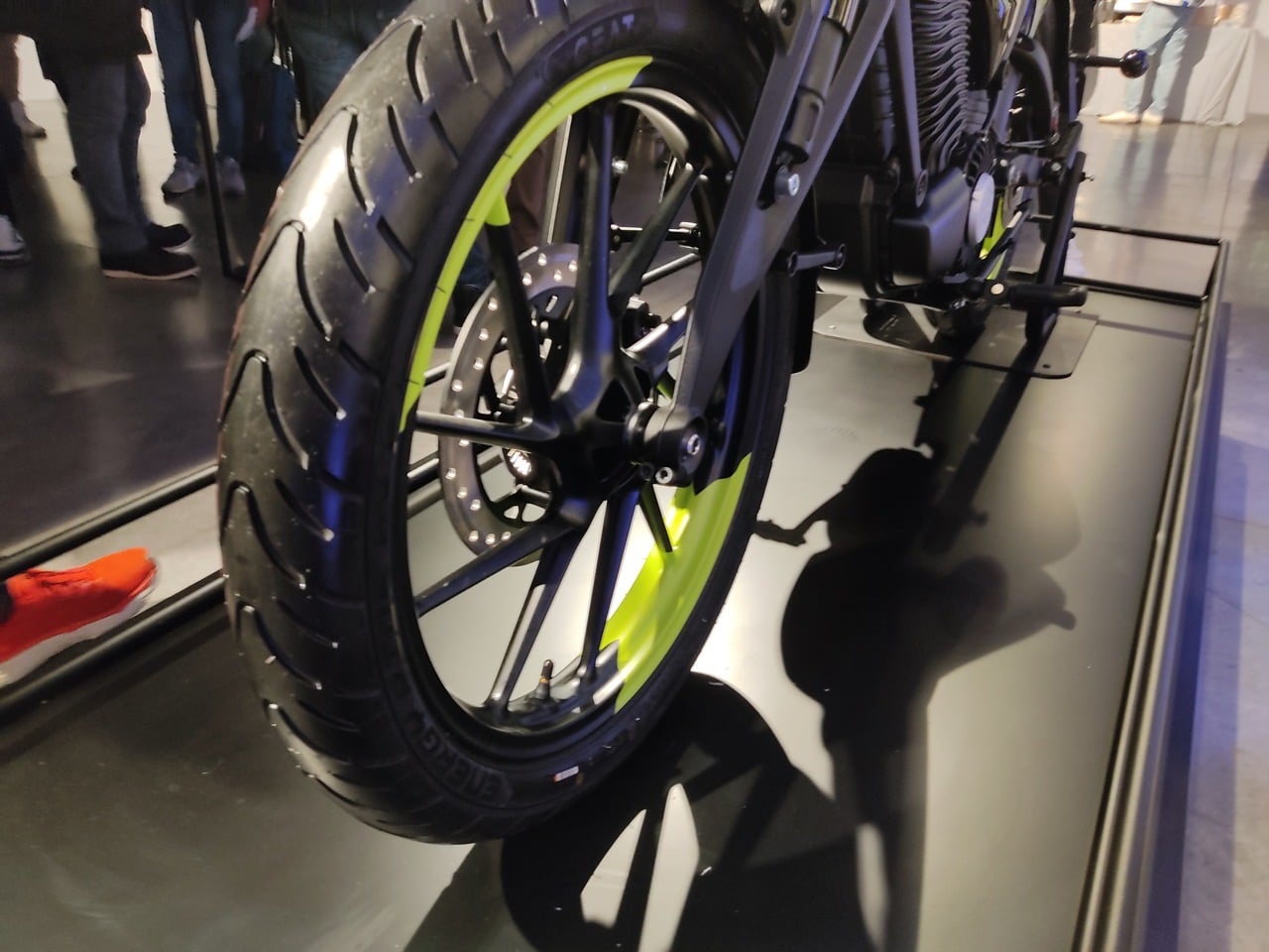 Royal Enfield Flying Flea C6 - Foto live Milano