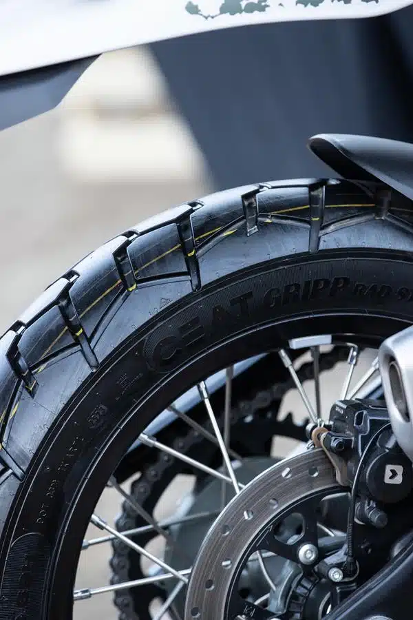 Royal Enfield Himalayan 2024