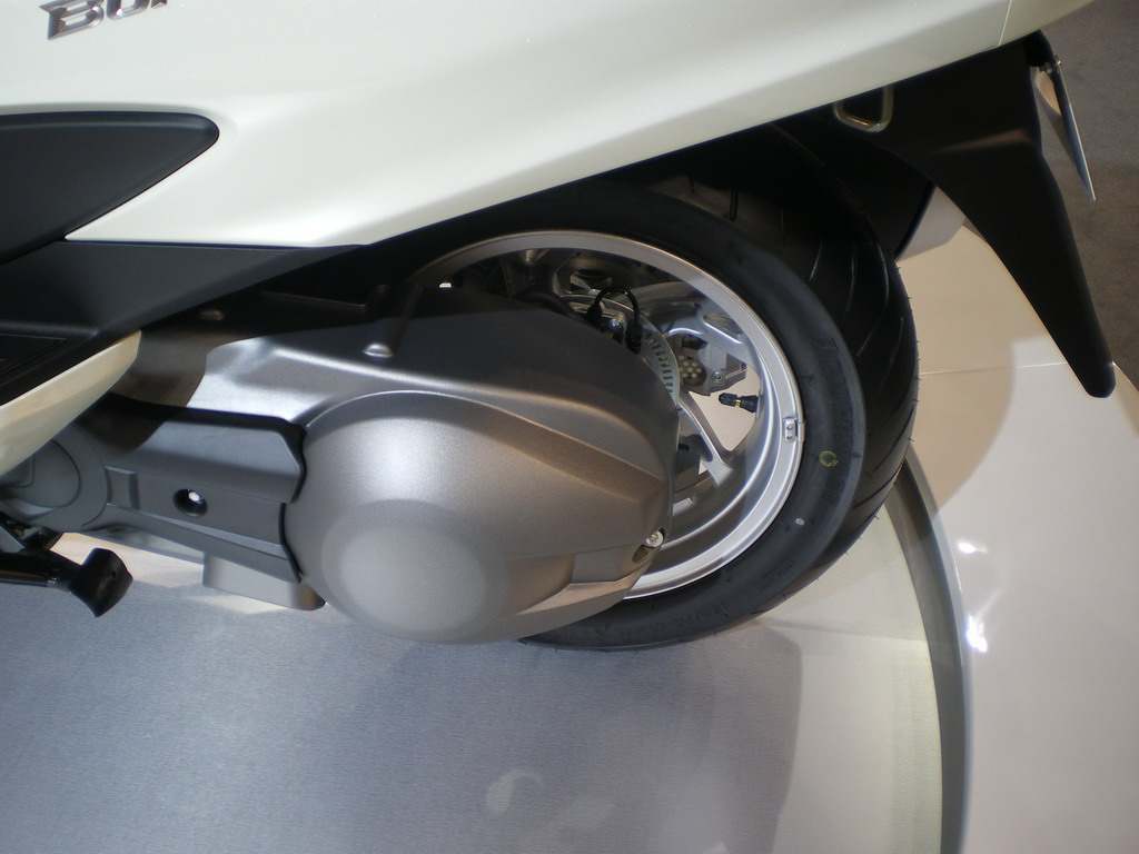 Suzuki Burgman 400 ABS - EICMA 2010