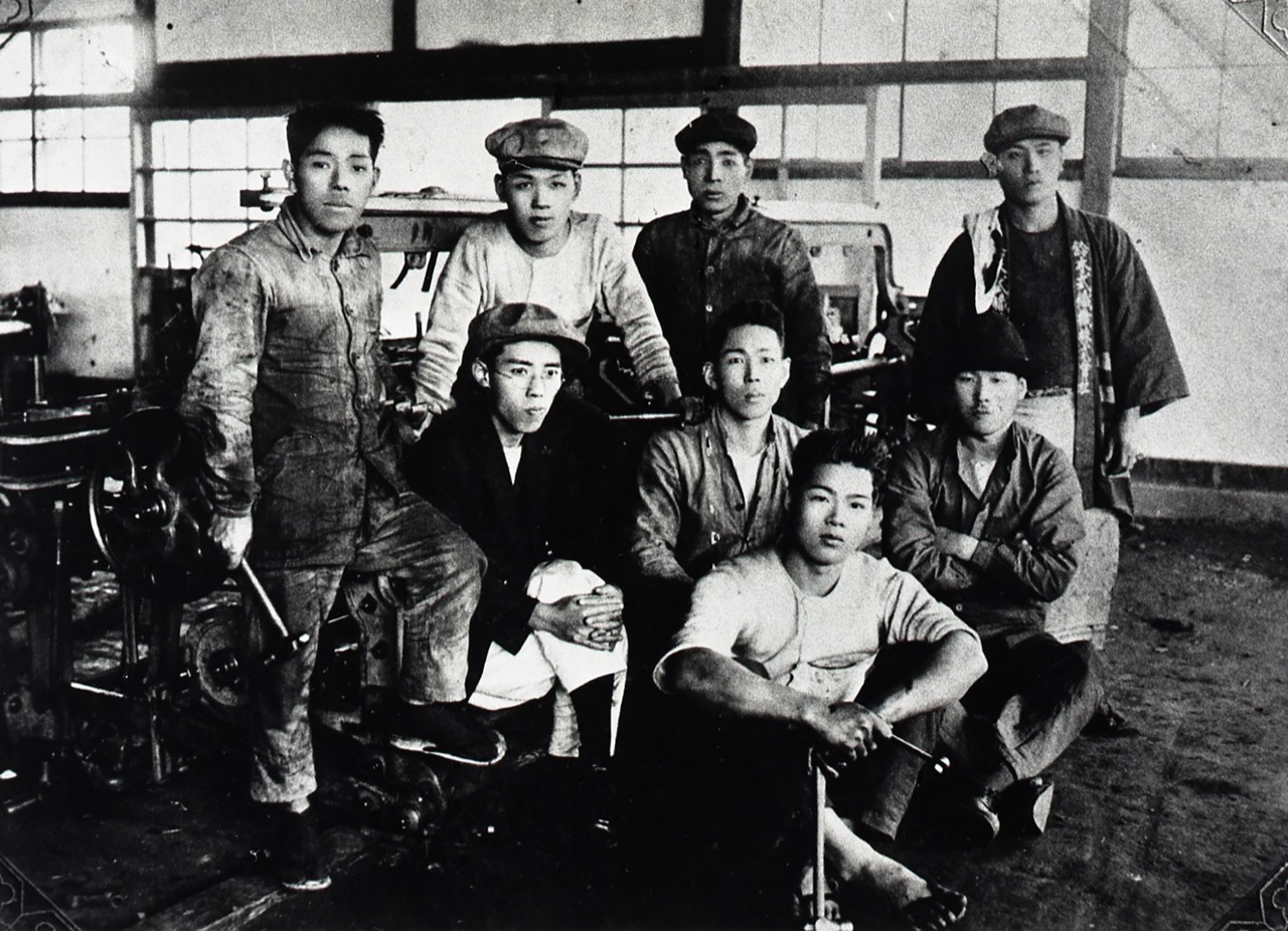 Suzuki - centenario Suzuki Loom Manufacturing Co. 