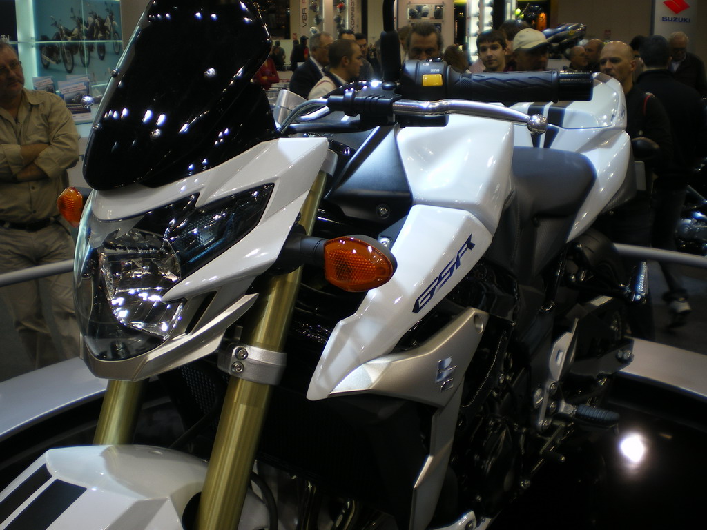 Suzuki GSR 750 - EICMA 2010