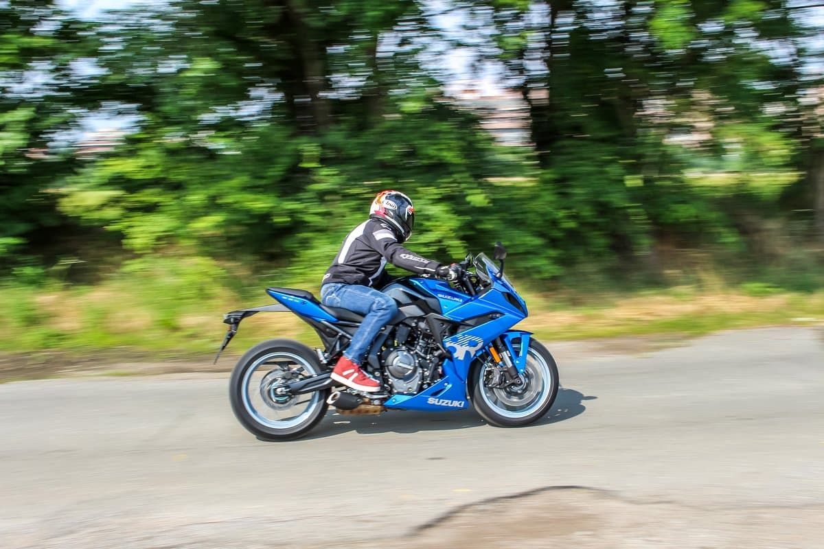 Suzuki GSX-8R - prova strada