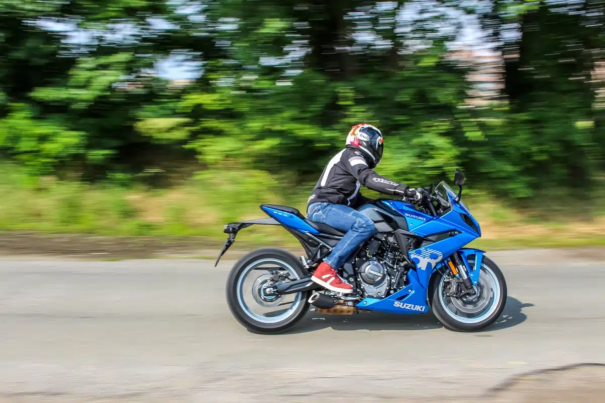 Suzuki GSX-8R - prova strada