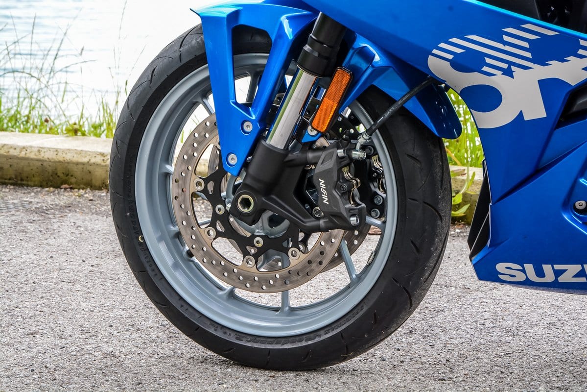 Suzuki GSX-8R - prova strada