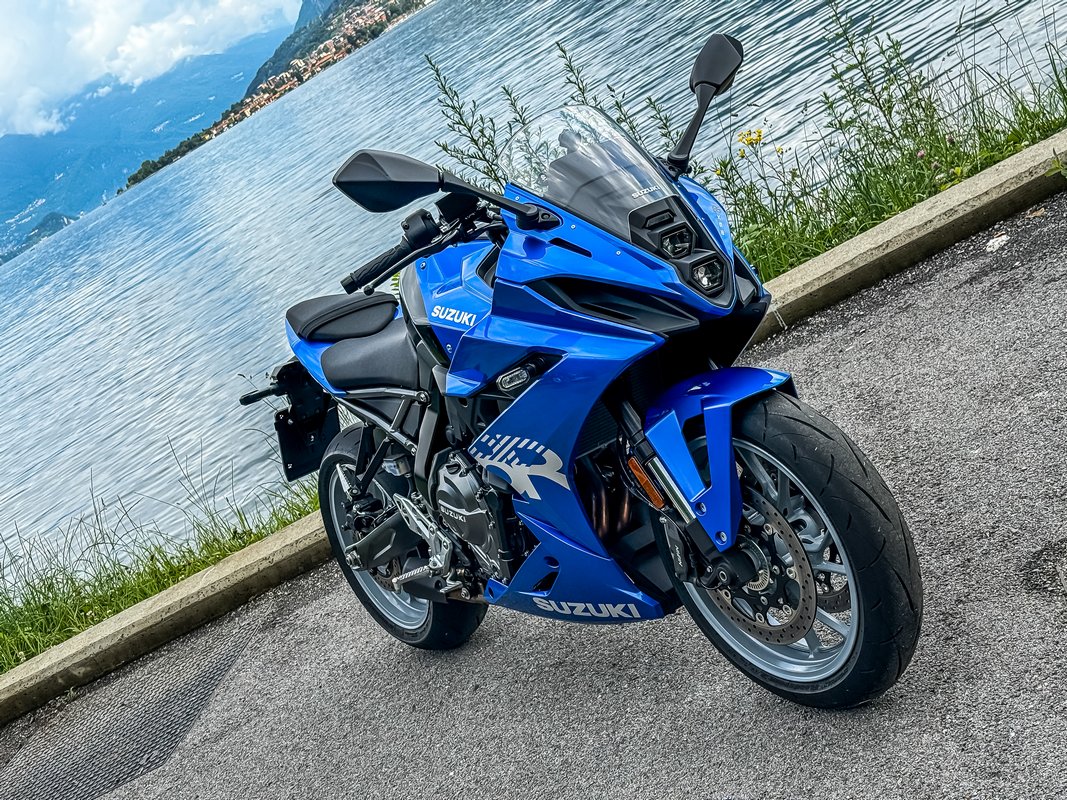 Suzuki GSX-8R - prova strada