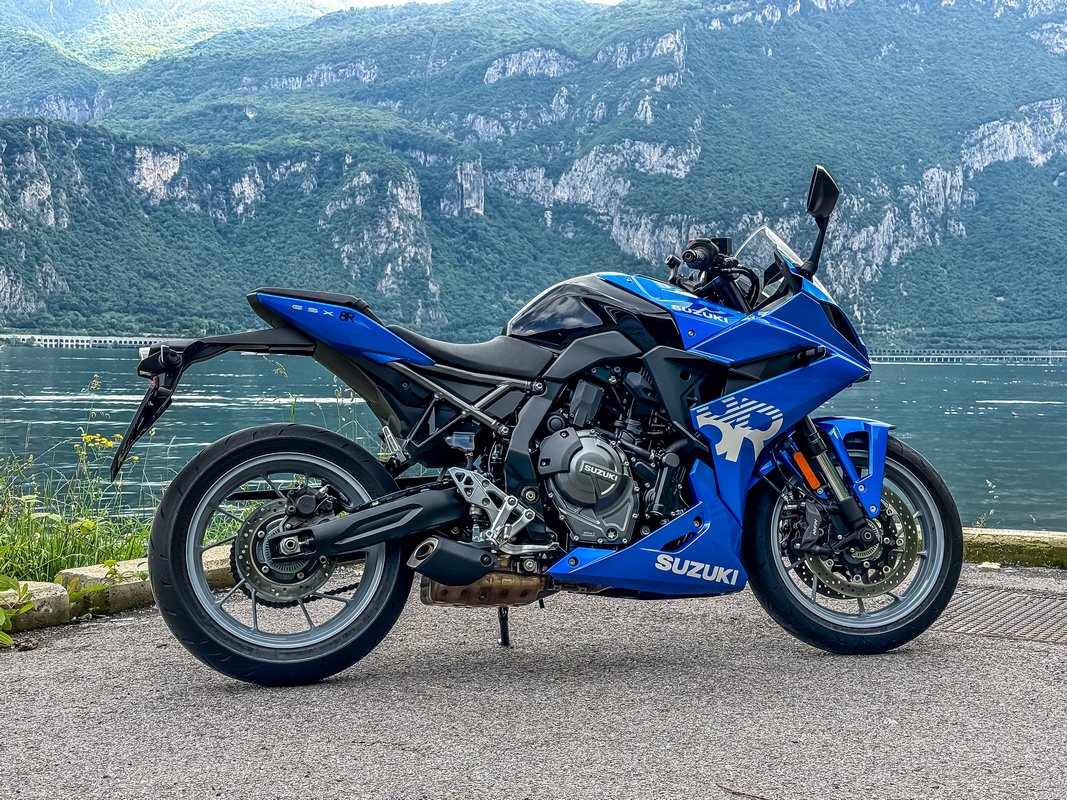 Suzuki GSX-8R - prova strada