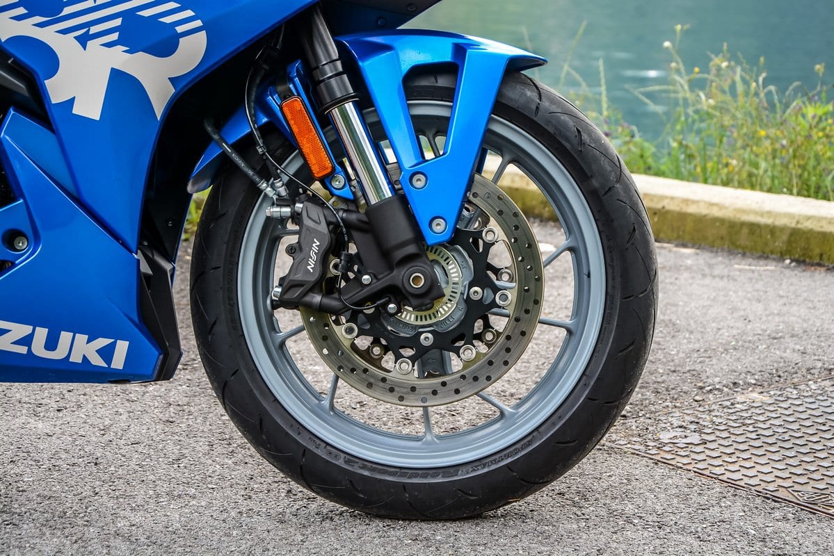 Suzuki GSX-8R - prova strada