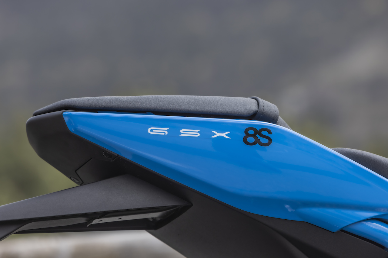Suzuki GSX-8S - nuove foto 