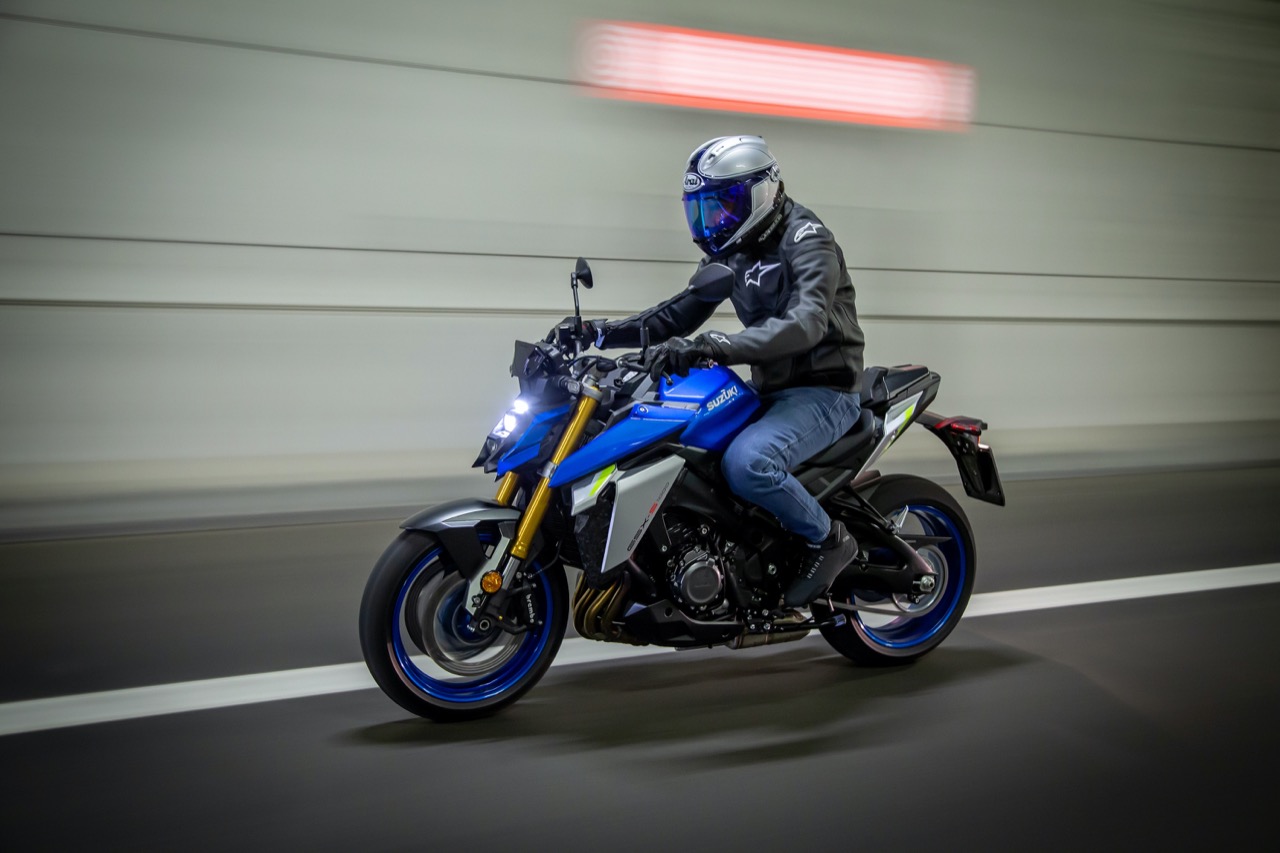 Suzuki GSX-S1000 - nuove foto 2021 